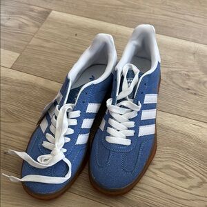 Dh gate Adidas women’s Blue Sneakers